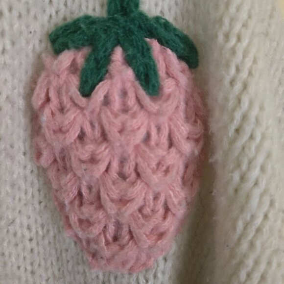 Luna Ivy Cream Pink Strawberry Crochet Fruit Novelty Cardigan Sweater Size M - Picture 6 of 8